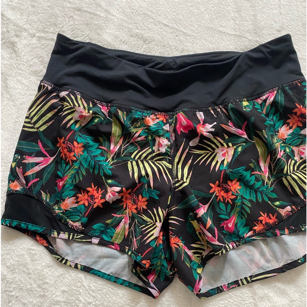 Old Navy Women's Floral Black Active Shorts